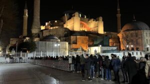 Read more about the article Ayasofya Camii'nde Miraç Kandili idrak edildi