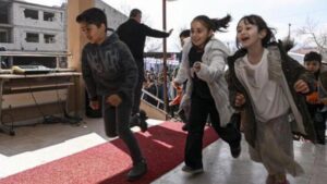 Read more about the article Bakan Özer duyurdu: Deprem bölgesinden diğer illere nakil olan öğrenciler döndü