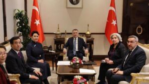 Read more about the article Cumhurbaşkanı Yardımcısı Oktay, Moğolistan Dışişleri Bakanı Batmunkh ile görüştü