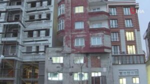 Read more about the article Sosyal medyada çok konuşulmuştu! Bağcılar'daki o apartman bugün yıkılıyor