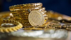 Read more about the article Altın fiyatları 14 Nisan 2023 CANLI! Çeyrek altın bugün ne kadar, gram altın kaç lira?