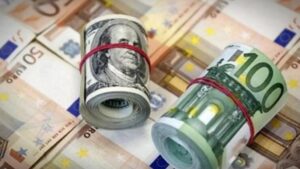 Read more about the article ECB Başkanı Lagarde'dan euro ve dolar uyarısı